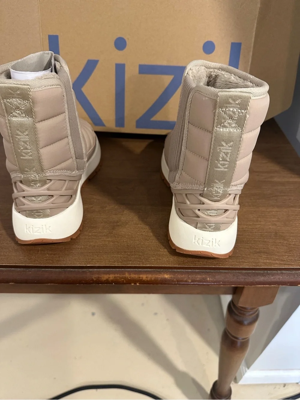 Kizik Juno Mid Boots - New in Box